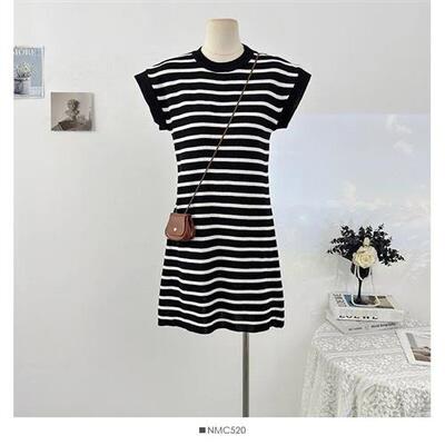 韩系松弛感条纹针织恤裙女夏季撞色圆领宽松显瘦无袖直筒连衣裙