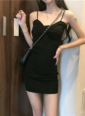 法式赫本风黑色性感吊带新款短裙显瘦小个子打底成熟连衣裙裙子