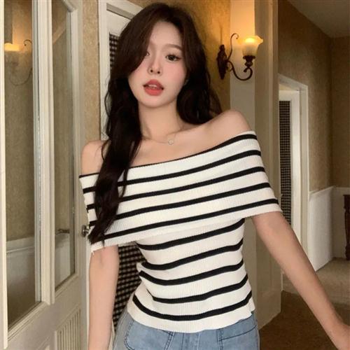 别致条纹绝美气质上衣夏季网红修身法式白色露肩一字肩短袖针织衫