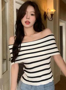别致条纹绝美气质上衣夏季网红修身法式白色露肩一字肩短袖针织衫