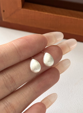 S925纯银拉丝水滴耳钉女2025新款小众设计轻奢耳环极简冷淡风耳饰