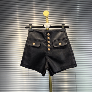 酷辣风高腰短裤黑色排扣PU皮短裤女春秋季高腰显瘦包臀外穿靴裤子