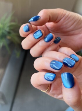 HESASA|新款蓝宝石色短款宽猫眼纯手工豆豆美甲显白爆闪穿戴甲