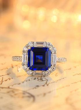 18K金镶嵌方形蓝色宝石戒指