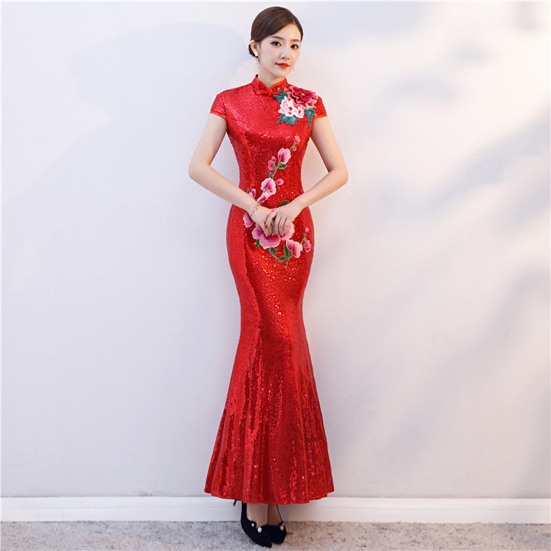 复古走秀旗袍女2026新款改良版加长款修身鱼尾红色蕾丝礼服连衣裙