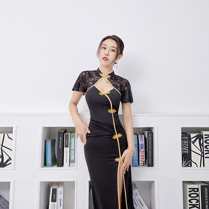 性感蕾丝连衣裙黑色显瘦气质高档复古旗袍年轻款少女短袖开叉长款