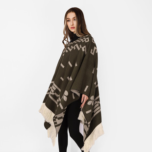 2026新款流苏套头披风斗篷外穿披肩保暖大披肩外搭高级感几何图案