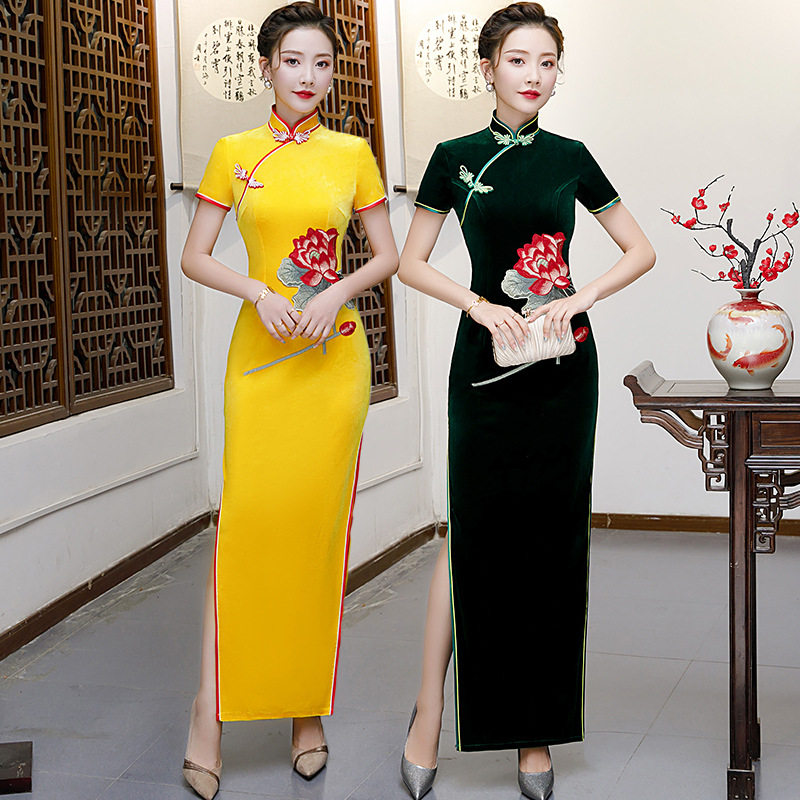 旗袍中年女妈妈金丝绒长款2026新品秋高贵秀走秀演出服大码显瘦