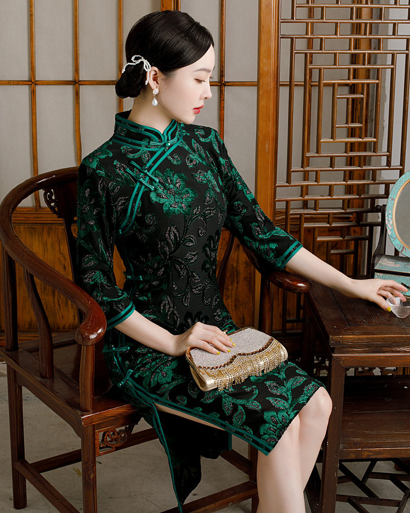 女装礼服旗袍2026春秋季中老年妈妈装复古改良中长款雪尼尔连衣裙