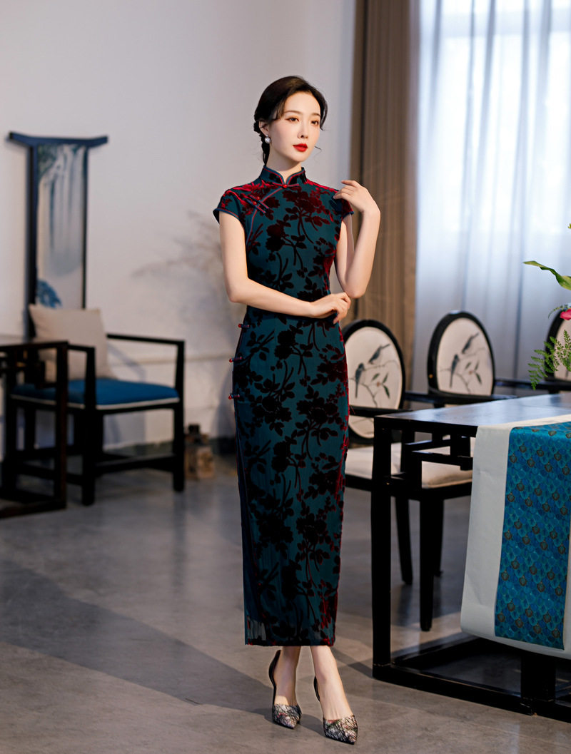 春秋季新款走秀旗袍丝绒短袖长款高开叉优雅演出服修身改良连衣裙