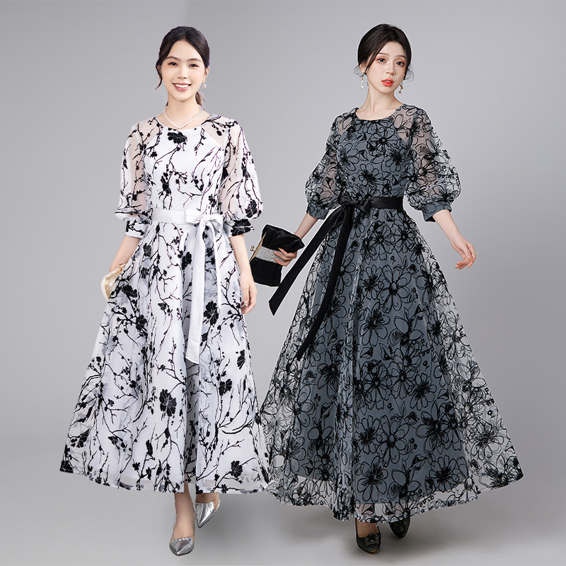 宴会晚礼服女2025新款长款大码气质显瘦主持人平时可穿印花连衣裙