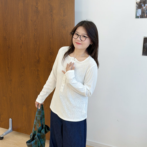 宛宛大码早秋韩式设计感亨利领长袖T恤女胖MM修身显瘦摁扣打底衫