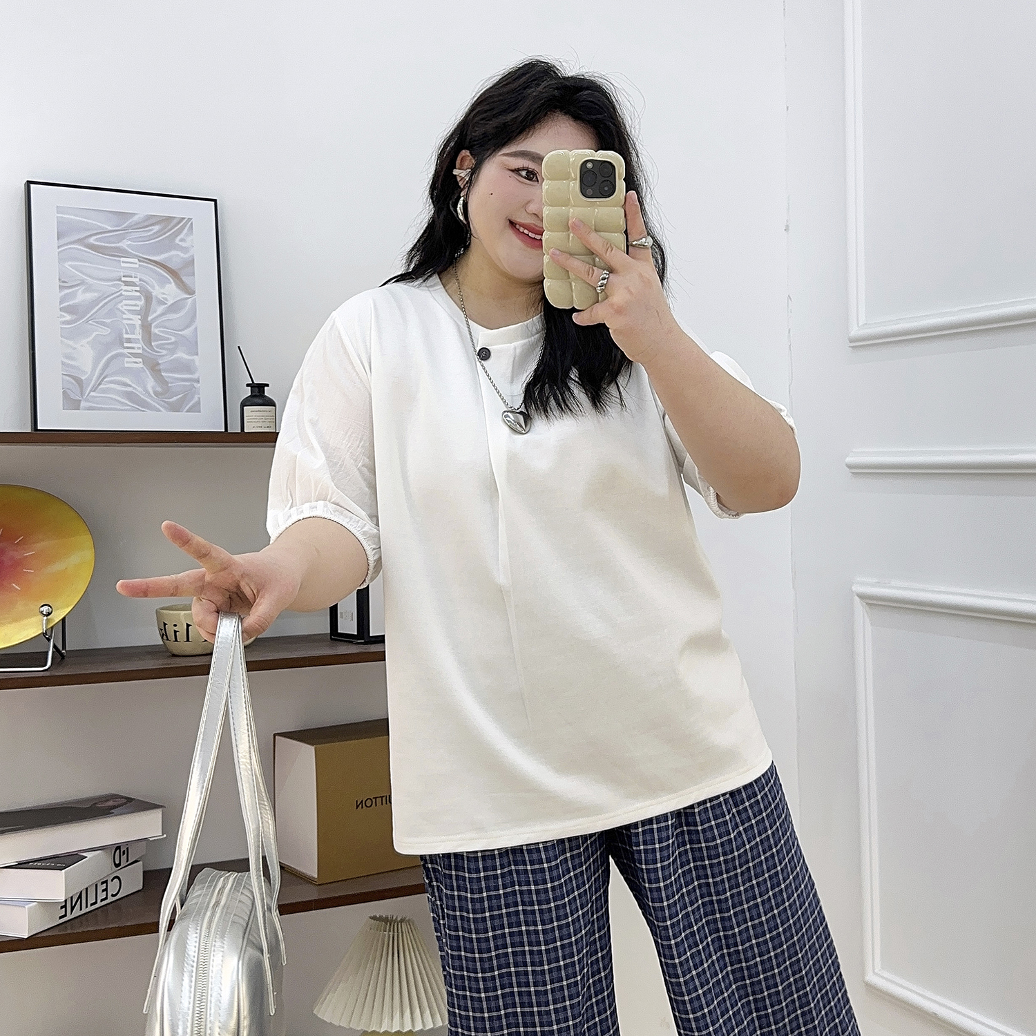 圆领纽扣设计百搭短袖T恤