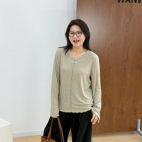 宛宛大码女装春秋新款胖MM修身内搭打底显瘦圆领正肩长袖T恤上衣