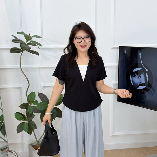 宛宛大码胖mm减龄撞色假两件短袖T恤女夏设计感正肩休闲显瘦上衣