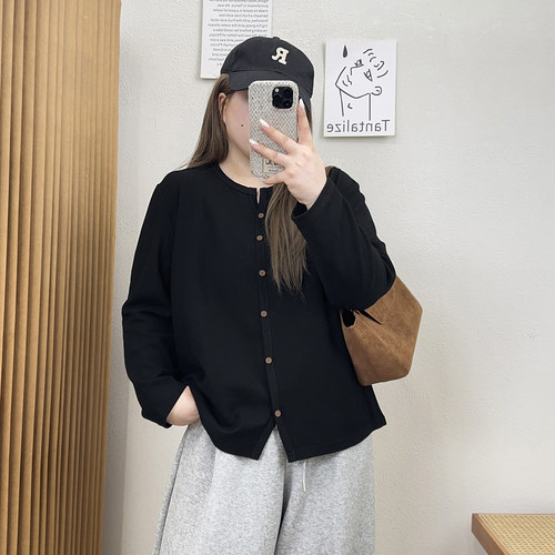 圆领百搭单排扣精致小衫上衣