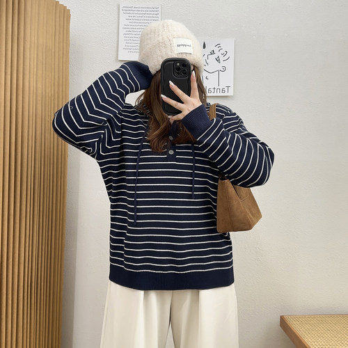 连帽休闲撞色条纹针织衫