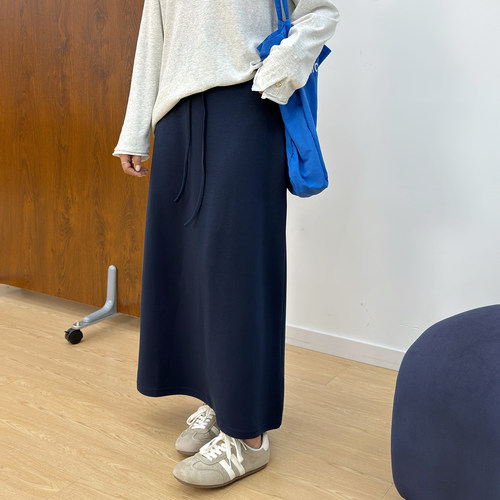 宛宛大码休闲黑色开叉半身裙女新款胖mm遮肚子显瘦中长款a字裙子