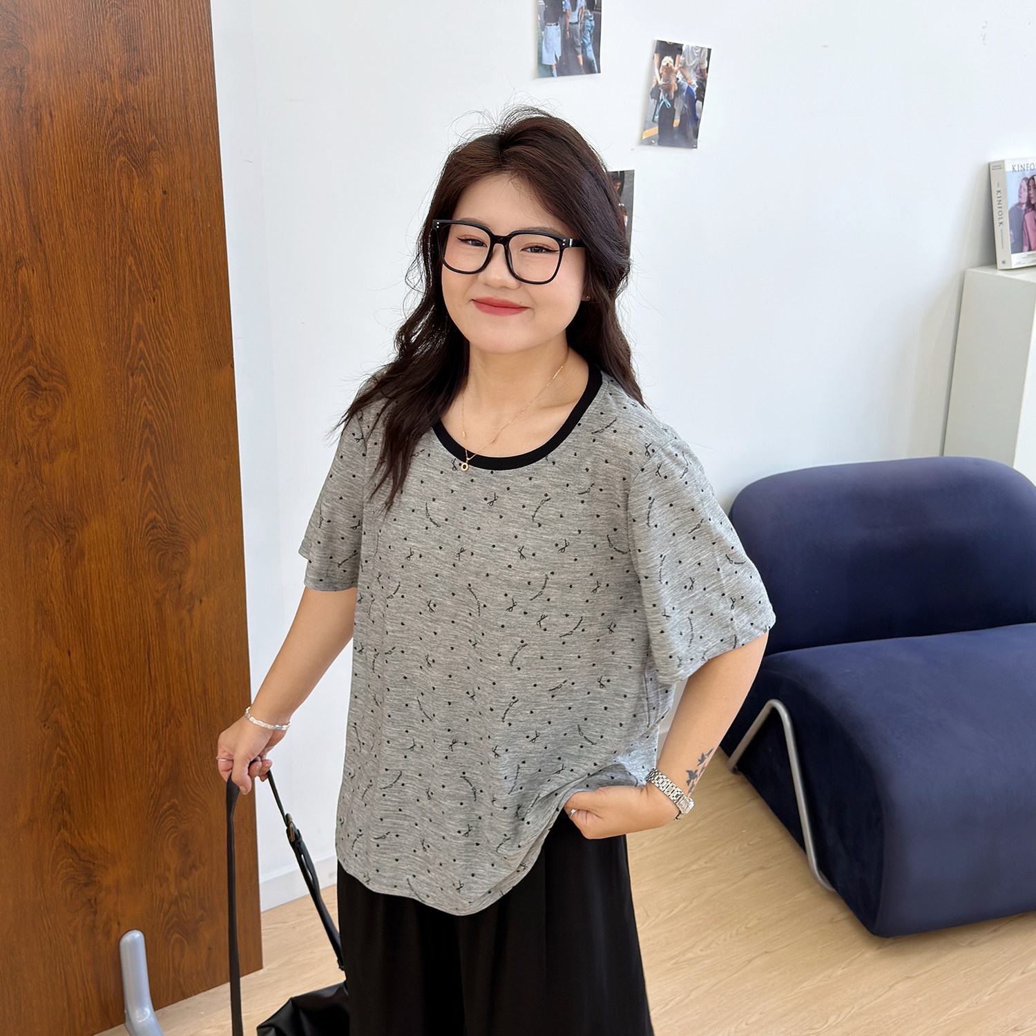 宛宛大码胖mm遮肚子显瘦正肩圆领印花t恤女夏季新款洋气休闲上衣图片