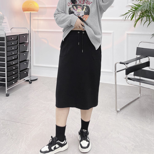 显瘦抽绳松紧腰中长款卫裙