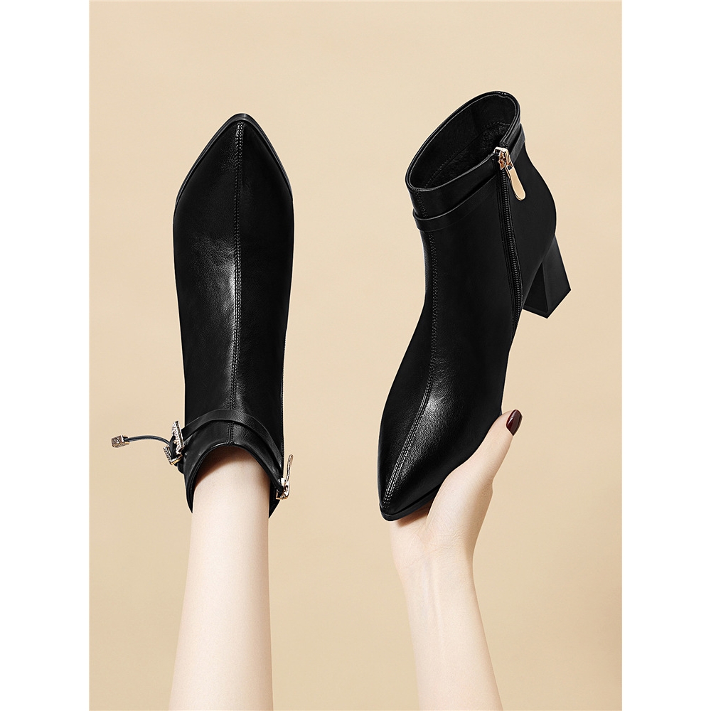 妈妈鞋子棉鞋女软皮软底秋冬短靴女士靴子中跟加绒皮鞋中老年女鞋