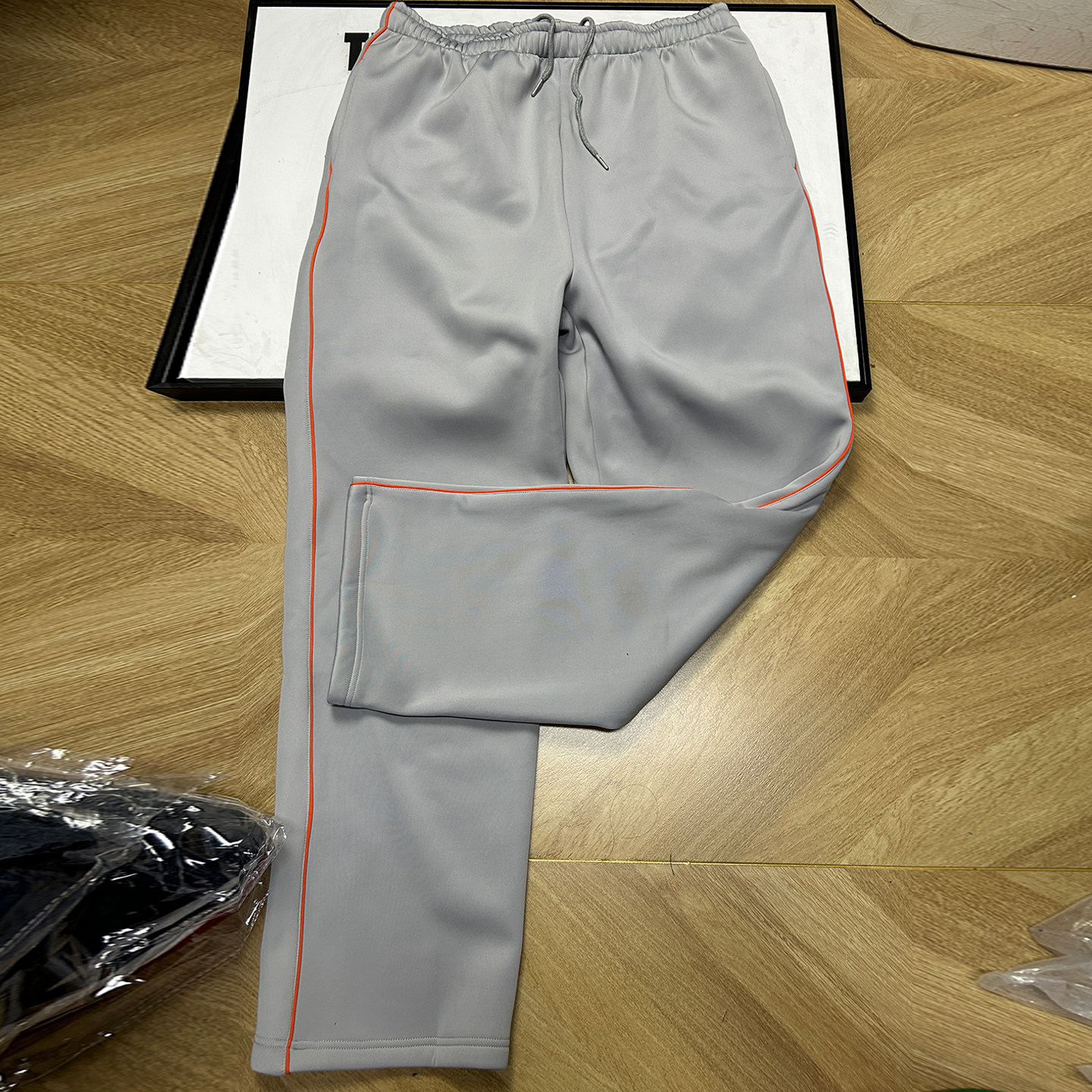 学生校服裤子橙色一道杠细边条男女高初中小学生浅灰运动直筒长裤,运动服/休闲服装,运动长裤,淘宝优惠券,粉丝福利购,淘宝优惠卷