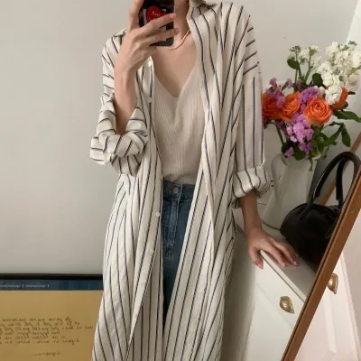 日韩2025秋装大码女装 慵懒风翻领撞色条纹宽松衬衫式连衣裙长款