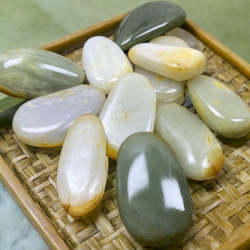 和田青白玉山料修型把件正品保真