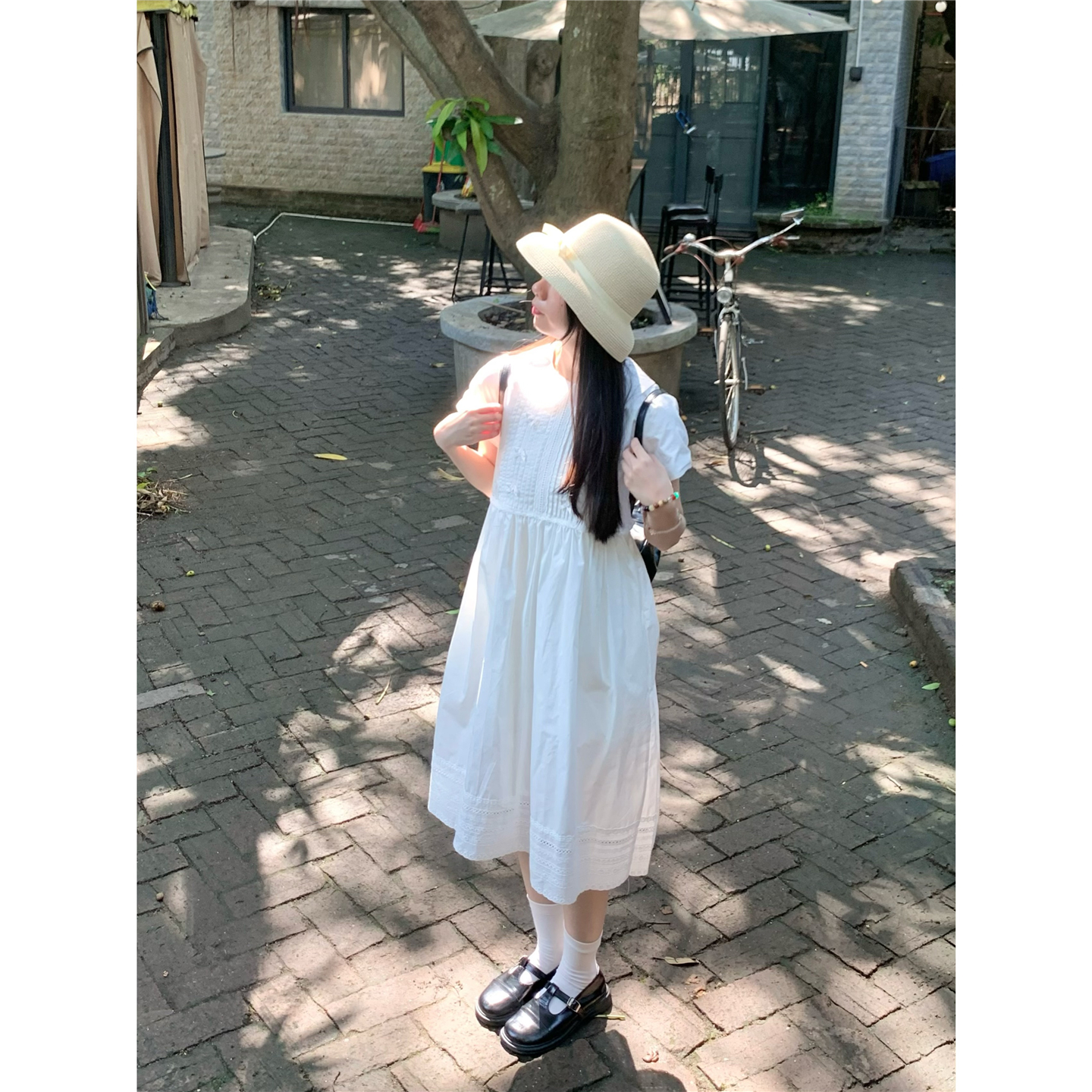 踏进银河 稚气学妹 夏日学院风白色娃娃领连衣裙显瘦收腰小裙子