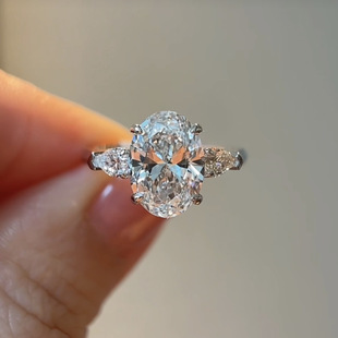 实验室培育钻石椭圆三石款3克拉鸽子蛋钻戒高级大气送女友