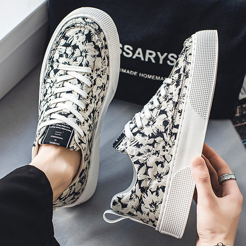 夏季特大码宽松透气男鞋