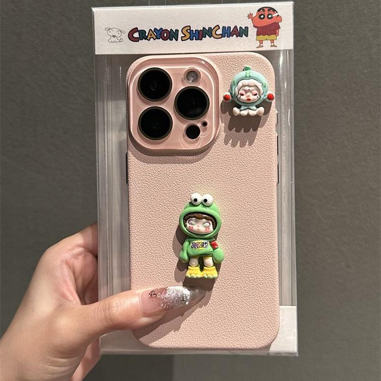 淡粉色皮质青蛙朵拉苹果15promax手机壳iPhone15新款14女13防摔12