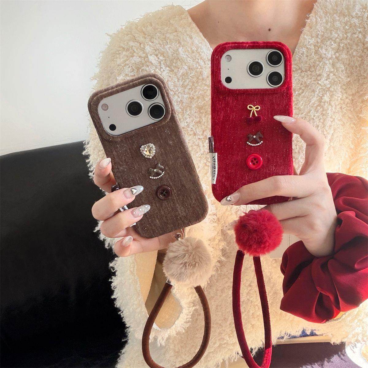 秋冬款丝绒立体爱心樱桃摇摇马纽扣适用iPhone17苹果14手机壳16,3C数码配件,手机保护套/壳,淘宝优惠券,粉丝福利购,淘宝优惠卷