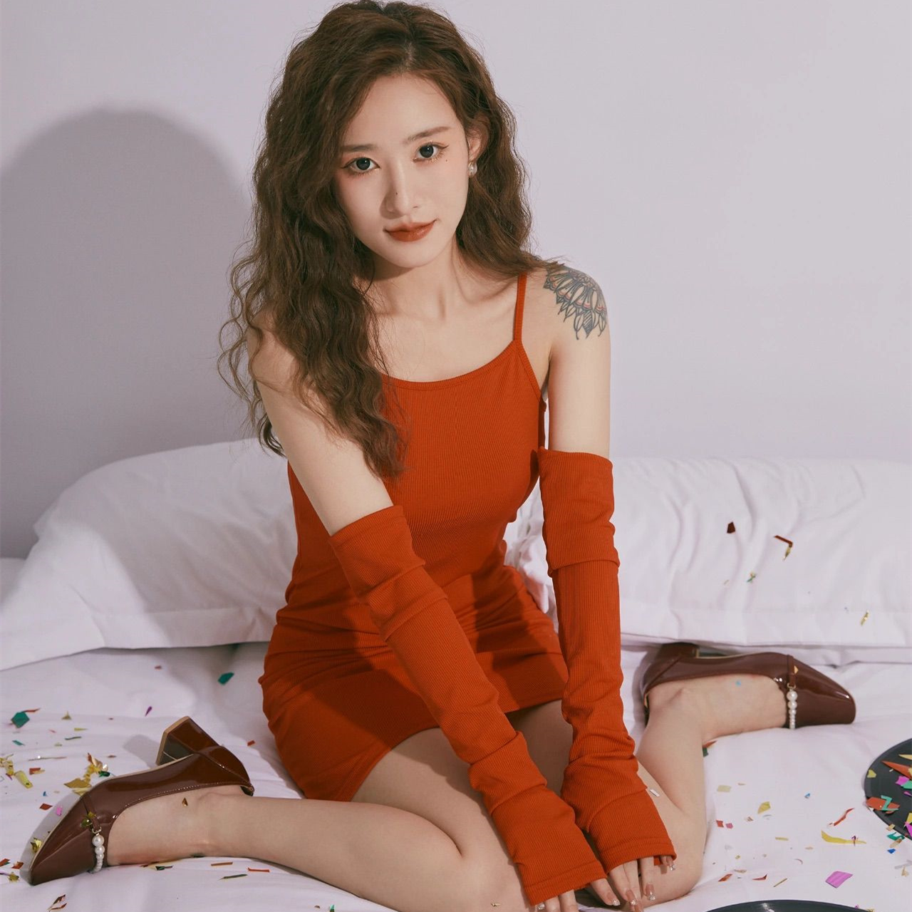 新款影楼写真主题服装个性时尚女孩私房艺术照复古吊带拍照摄影服