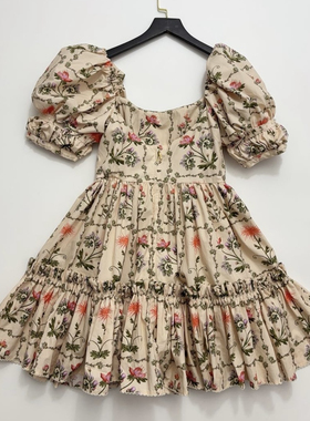 田园碎花休闲法式泡泡袖方领连衣裙