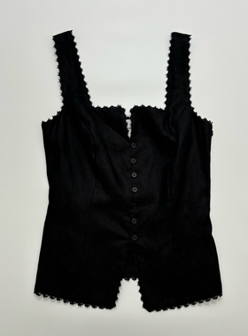 高定小众2025春夏新款白色方领花边露肩纽扣无袖背心女