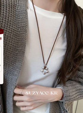 suzyacc kr镂空花瓣麂皮绳毛衣链小众设计高级感锁骨链气质颈链