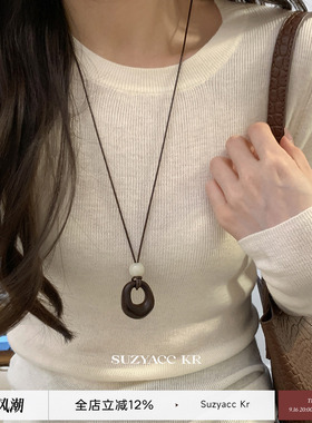 suzyacc kr镂空木质圆形吊坠长项链女复古简约通勤百搭高级毛衣链