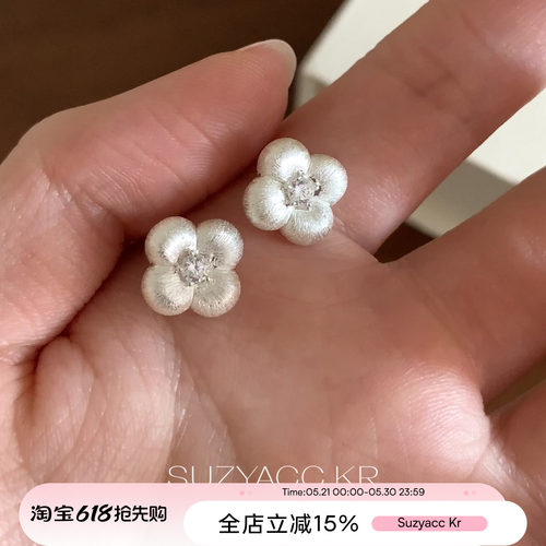 suzyacc kr手工拉丝四叶草耳环2026新款简约精致通勤百搭耳钉女