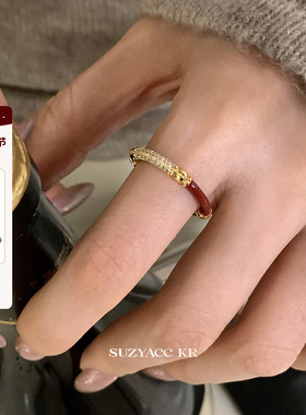 suzyacc kr本命年饰品红色滴釉水钻拼接戒指超闪显白小众食指戒