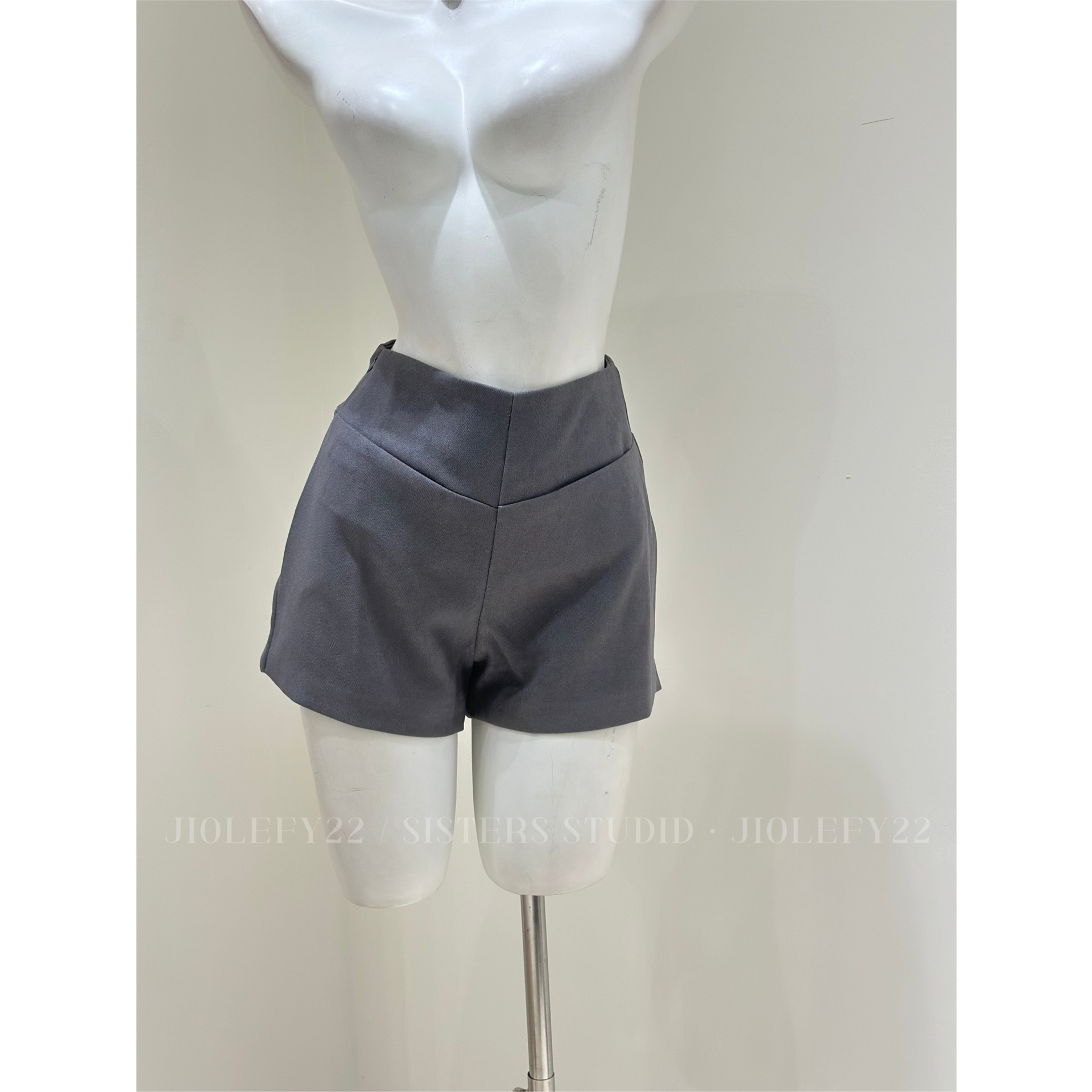 Y22 上身秒变心动漫画腿 显腿长设计感高腰显瘦西装短裤 百搭靴裤