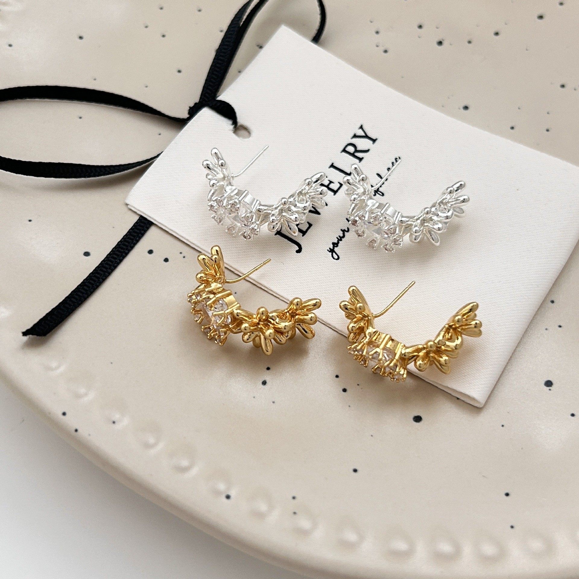 感精致锆石繁花c形耳环小众设计简约耳钉时尚百搭银针耳饰女