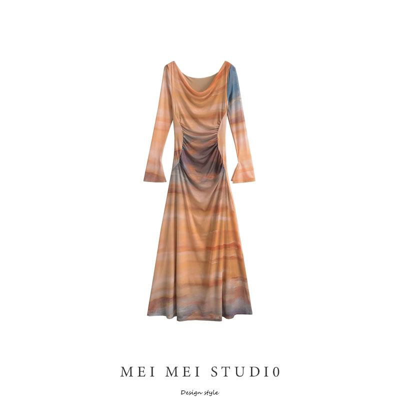 荡领露锁骨度假风长裙