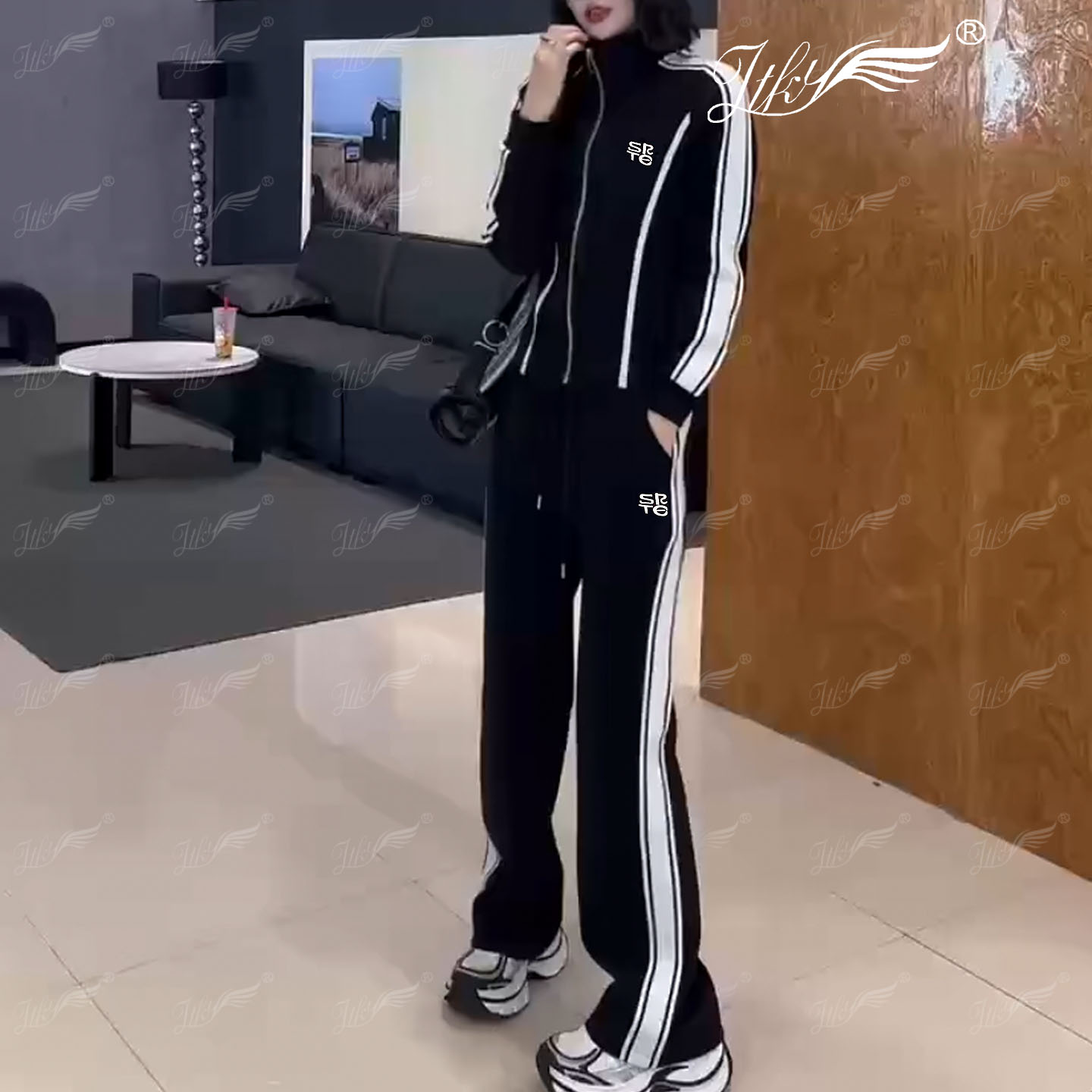 时尚休闲运动风减龄高端2025早秋新款洋气时髦百搭拉链开衫套装女