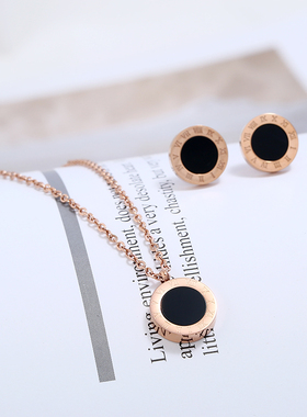 日韩罗马数字钛钢百搭玫瑰金项链女黑色圆盘简约不掉色锁骨链套装