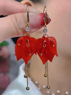 2025年新款潮气质超仙高级感耳钩耳饰女红色花瓣长款流苏水晶耳环