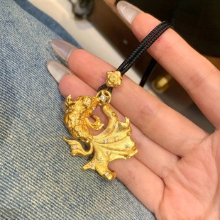 古法黄金色小锦鲤闪钻拉丝绒项链复古风新中式铜钱金鱼吊坠