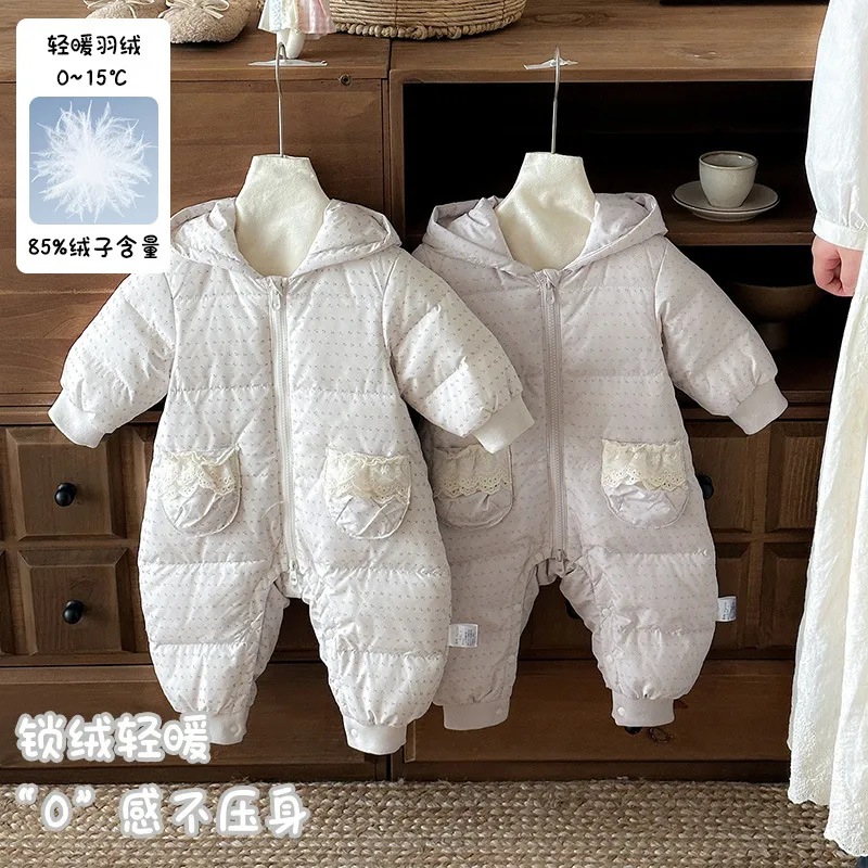 婴幼儿羽绒服连体衣秋冬新款女宝外出哈衣白鸭绒女童连帽爬服 a类