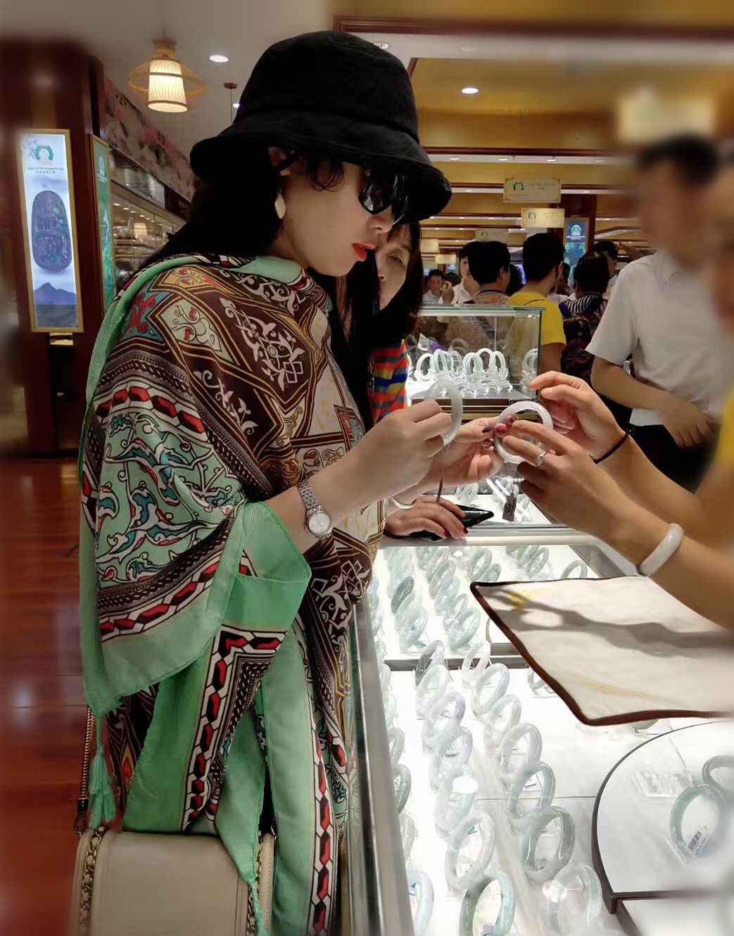 旅游拍照围巾空调房民族风披肩海边沙滩巾青海沙漠披风防晒丝巾女