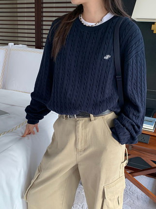 7AM10PM 复古绞花毛衣2023秋冬女宽松小众侧开衩藏青色套头针织衫